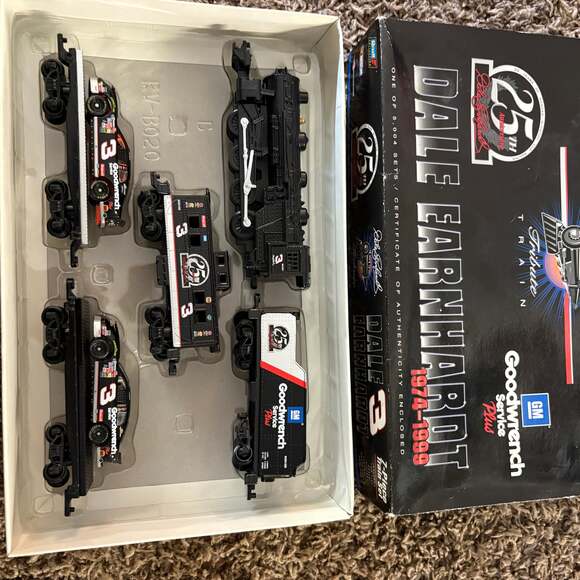 Revell Dale Earnhardt GM Goodwrench Wheaties 7-Piece HO Train Set - Picture 1 of 7